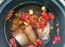 黑豆枣莲炖猪心的做法图解3