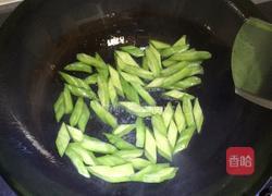 牛肉炒苦瓜的做法图解4