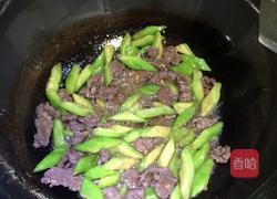 牛肉炒苦瓜的做法图解5