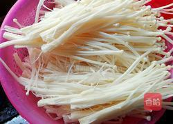 金针菇炒鸡蛋的做法图解2