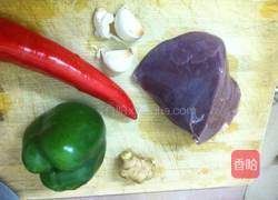 双椒爆猪肝的做法图解1