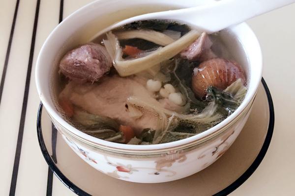 菜干薏米猪骨汤图片