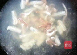 鱿鱼炒香芹的做法图解4