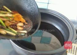 炖鱼头泡饼的做法图解4