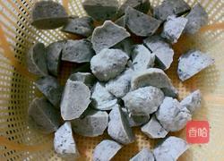 鸡腿菇烧贡丸的做法图解1