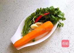 凉拌胡萝卜丝的做法图解1