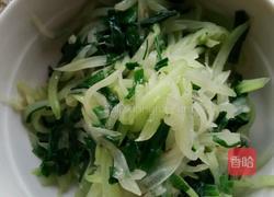 葱炒洋瓜丝的做法图解7