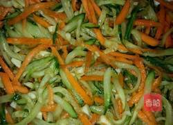 胡萝卜拌黄瓜的做法图解4