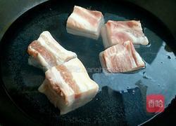 酸菜猪肉炖粉条的做法图解3