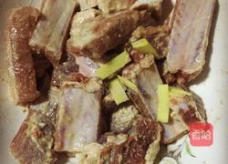 椒盐蒜香骨的做法图解2