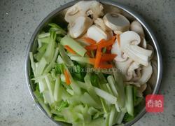 蘑菇炒小白菜的做法图解3