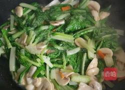 蘑菇炒小白菜的做法图解8
