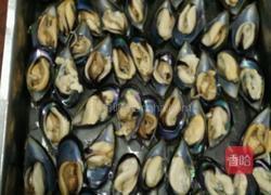 蒜蓉蒸青蚝的做法图解2