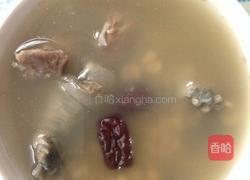 土茯苓甲鱼薏米汤的做法图解4