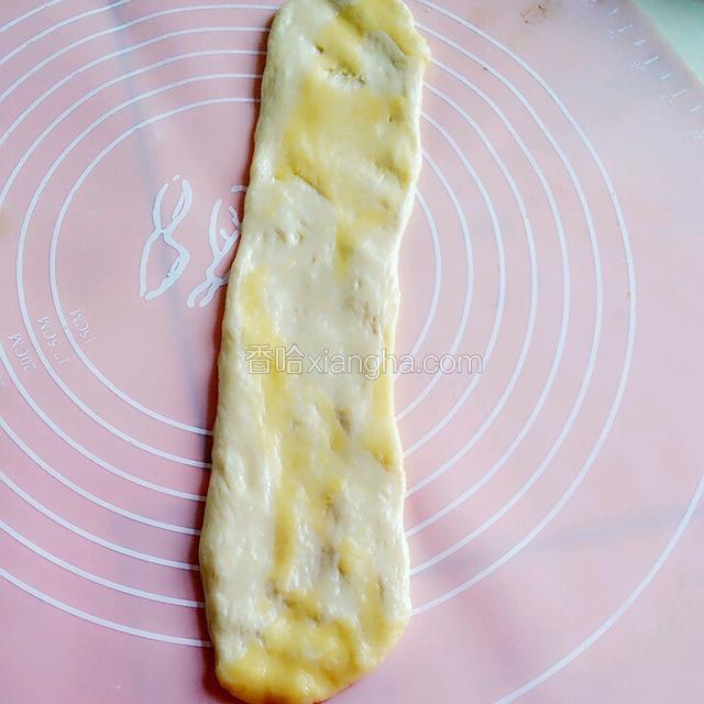 然后擀成长片