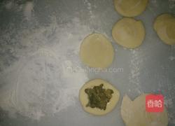 绿豆饼与快熟鸡蛋酥皮面包的做法图解3