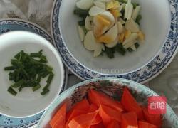 胡萝卜烧鸡肉的做法图解3