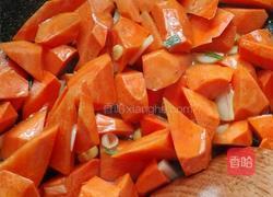 胡萝卜烧鸡肉的做法图解7