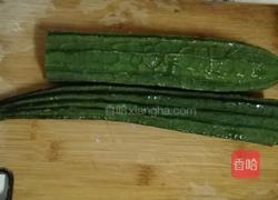 肉片炒丝瓜的做法图解1