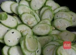 菜脯蒜香丝瓜的做法图解4