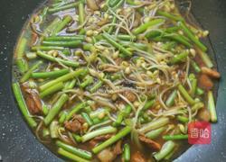 蒜苔焖面的做法图解6