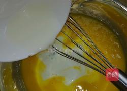 戚风蛋糕的做法图解3