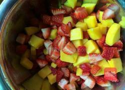 椰汁水果桃胶露的做法图解4