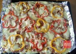 口菇培根蜜汁火腿肠披萨的做法图解6