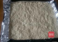 口菇培根蜜汁火腿肠披萨的做法图解4