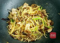 榛蘑炒土豆的做法图解9