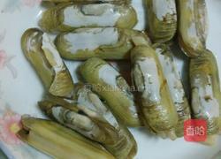 海蛏炒蛋的做法图解1
