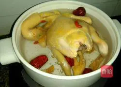 Illustration of how to make healthy chicken soup 4