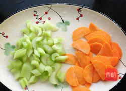 腐竹炒肉片的做法图解3