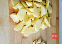 茄汁土豆块的做法图解2