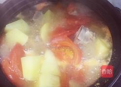 鸡毛菜番茄土豆小排汤的做法图解3