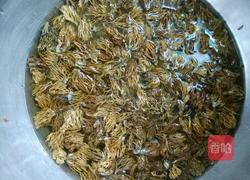 扫帚蘑炒土豆片的做法图解1