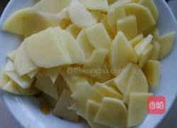 扫帚蘑炒土豆片的做法图解3