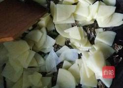 扫帚蘑炒土豆片的做法图解7
