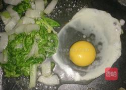 海鲜鸡蛋青菜炒饭的做法图解5