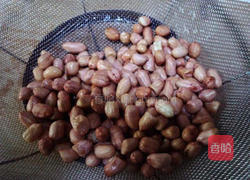 炸花生米的做法图解1