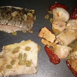穆氏煎鱼肉泥膘肠（搭剔骨胡椒鱼排）的做法[图]
