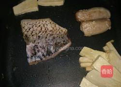 穆氏煎鱼肉泥膘肠(搭剔骨胡椒鱼排)的做法图解5