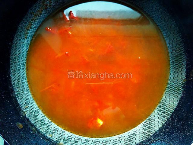 倒入适量的清水。搅拌均匀。