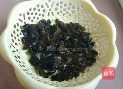 胡萝卜木耳排骨汤的做法图解7