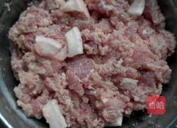 茭白炒肉的做法图解1