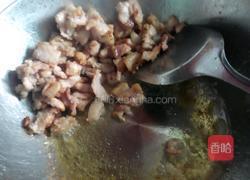 茭白炒肉的做法图解3