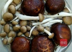 蟹味鲫鱼汤的做法图解3