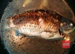 蟹味鲫鱼汤的做法图解7