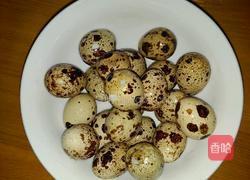 鹌鹑蛋鱿鱼红烧肉的做法图解3