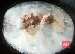 双红玉米骨头汤的做法图解2